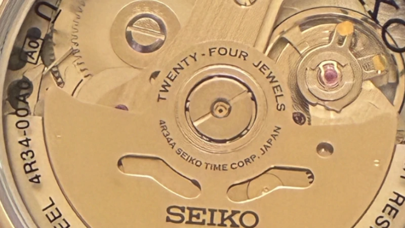 ムーブメントに記されたSEIKO TIME CORP . JAPANの文字